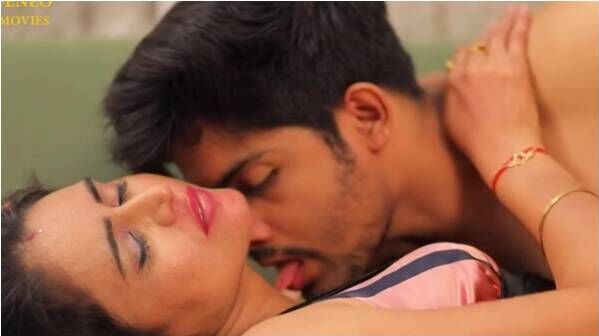 Playboy seduces sexy neighbour bhabhi & fucks her (bf video)