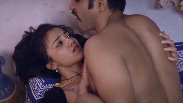Cute & innocent Tamil pondatti hot fucking in adult web series
